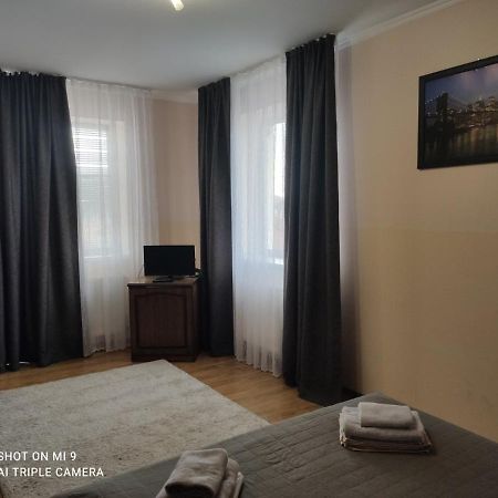 Apartments Domovik On Beregovskaya 3 Mukachevo Exterior foto