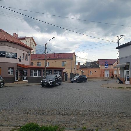 Apartments Domovik On Beregovskaya 3 Mukachevo Exterior foto
