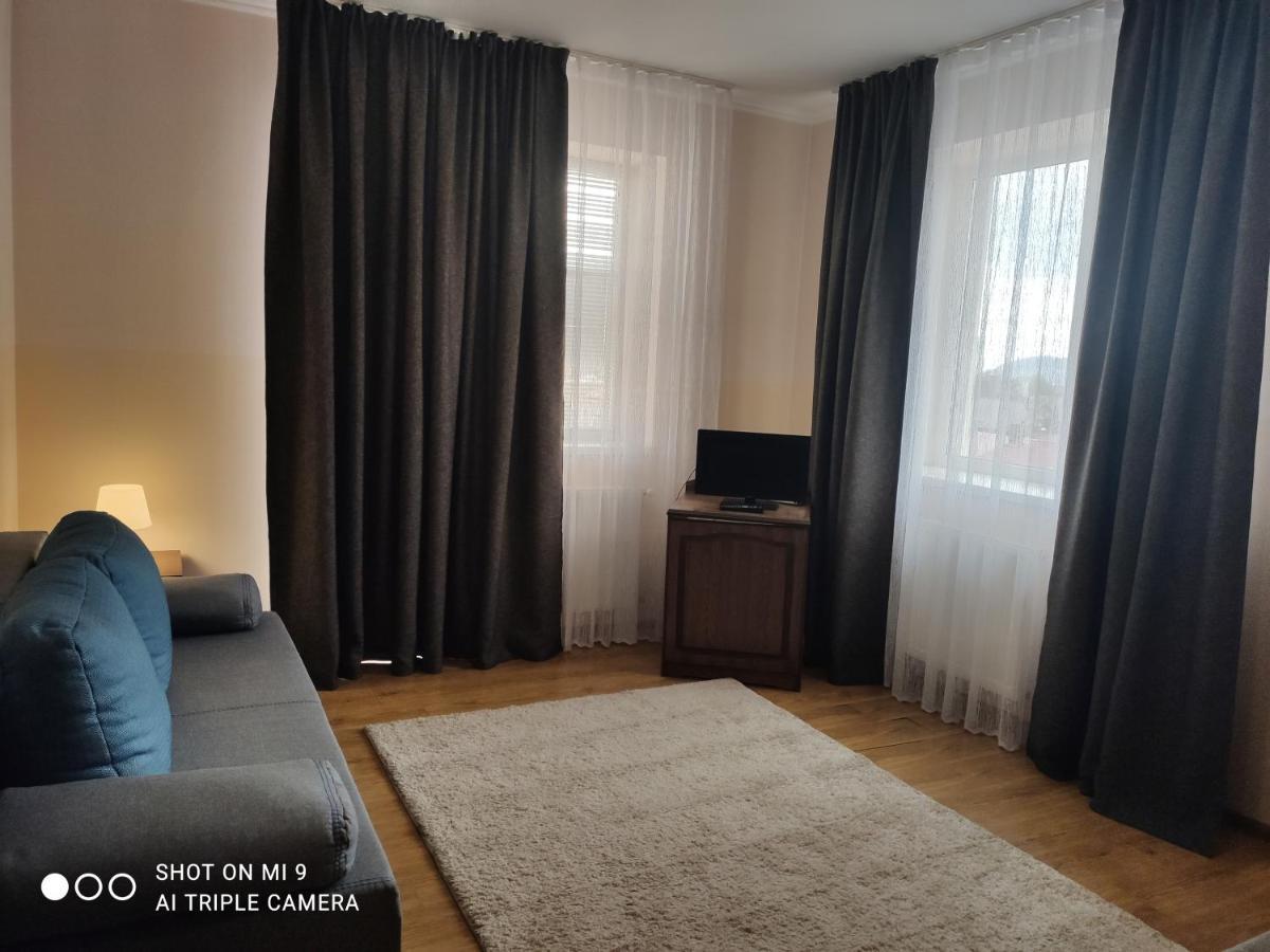 Apartments Domovik On Beregovskaya 3 Mukachevo Exterior foto