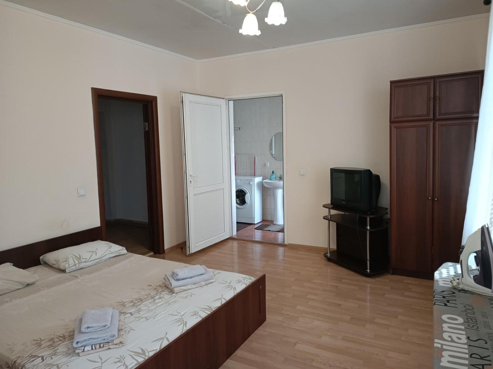 Apartments Domovik On Beregovskaya 3 Mukachevo Exterior foto