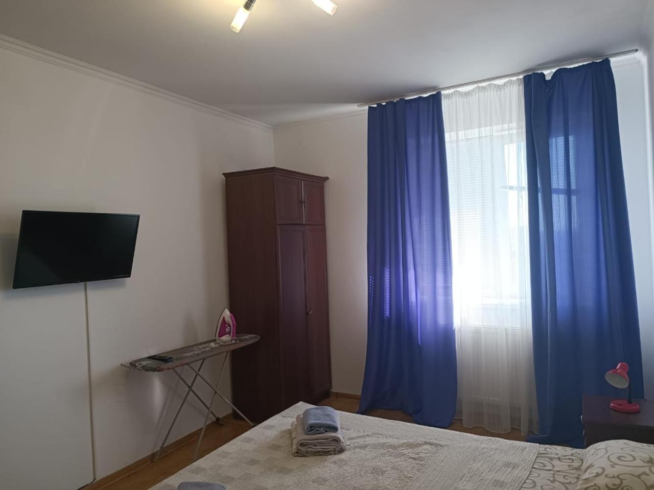 Apartments Domovik On Beregovskaya 3 Mukachevo Exterior foto